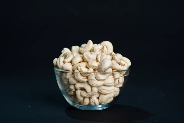 W320 Grade Cashew Nuts - Image 3